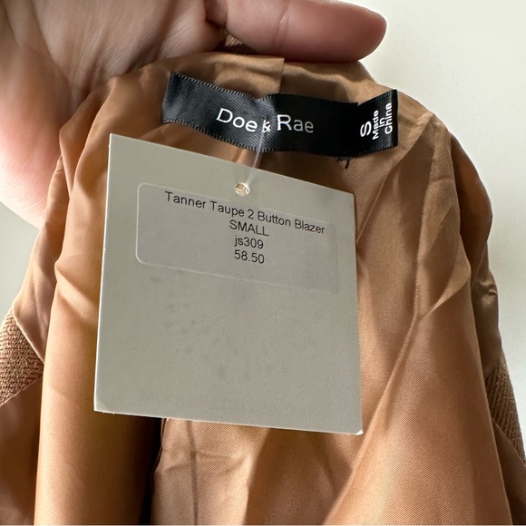 NWT DOE & RAE Tanner Taupe 2 Button Blazer - Picture 4 of 9